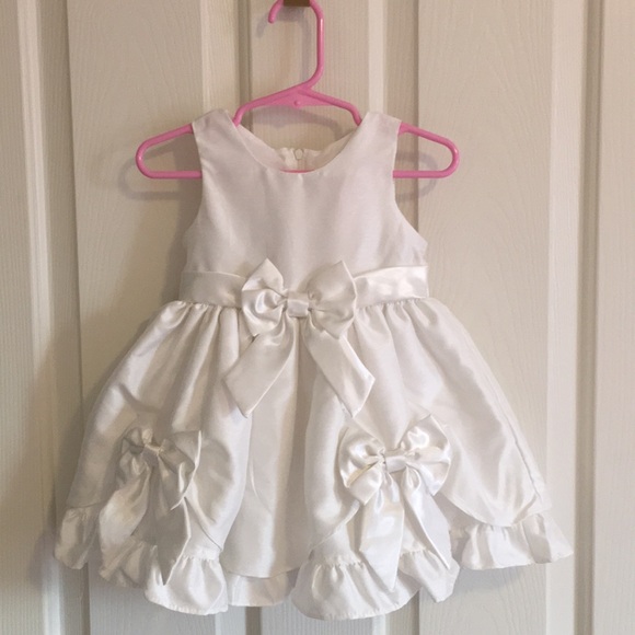 Nannette baby girl's white satin bow dress size12m - Picture 1 of 7